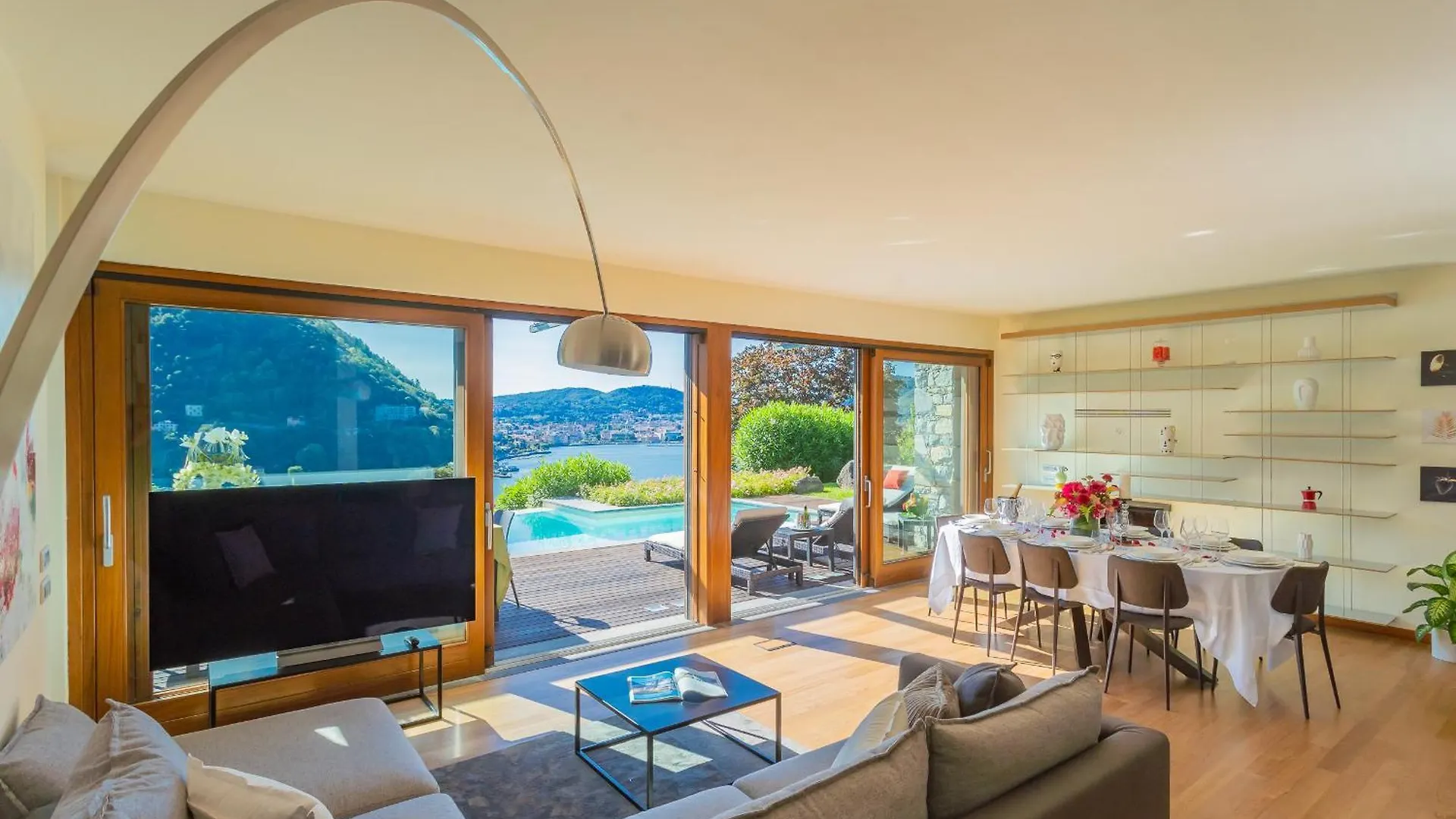 Villa Infinity Lake Como By Rent All Como 0*,  Olaszország